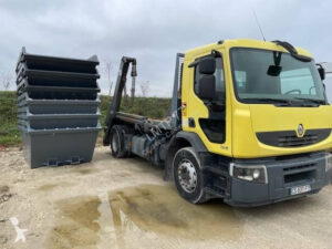 8118890-camion-renault-multibenne